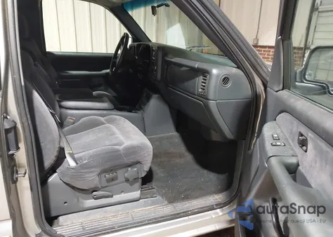 2001 Chevrolet Silverado 1500 Ls z USA, uszkodzony, nr VIN 2GCEC19T511144617